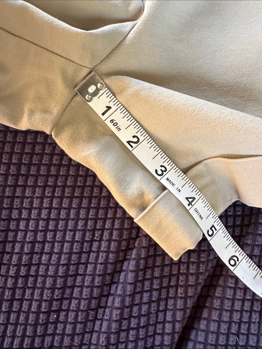 Apt. 9 Tan Roll-Hem Chino Shorts, size 4 - Picture 6 of 8